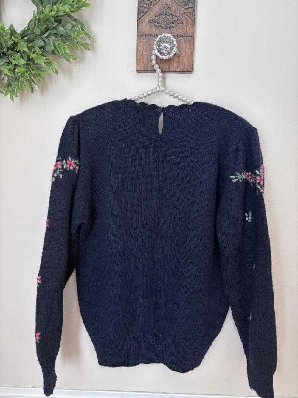 Vintage Herman Geist Size M Hand Embroidered Floral Wool Blend Sweater - Picture 3 of 4